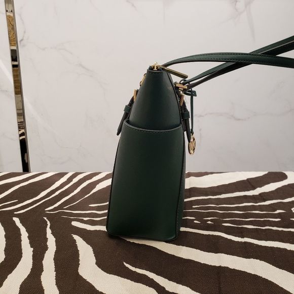 Michael Kors Charlotte Large Tote - Picture 4 of 8